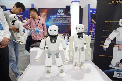 AI智能赋能科技魅力 上海科博会精彩纷呈智能机器人亮相